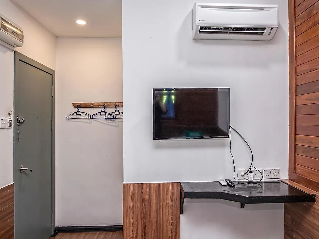 Oyo 210 Hotel Five 2 Kota Kinabalu 2*,  Maleisië